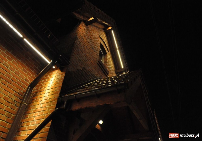 Zdjęcie w galerii na portalu naszraciborz.pl: Kornowacki urząd wydobyty z mroku wiadomości z regionu