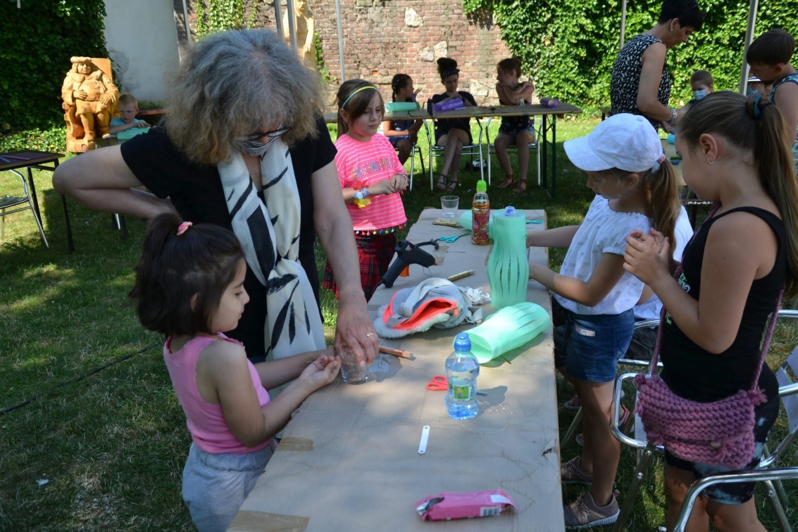 Zdjęcie w galerii na portalu naszraciborz.pl: W kraju kwitnącej wiśni. Na zamku robili lampiony wiadomości z regionu