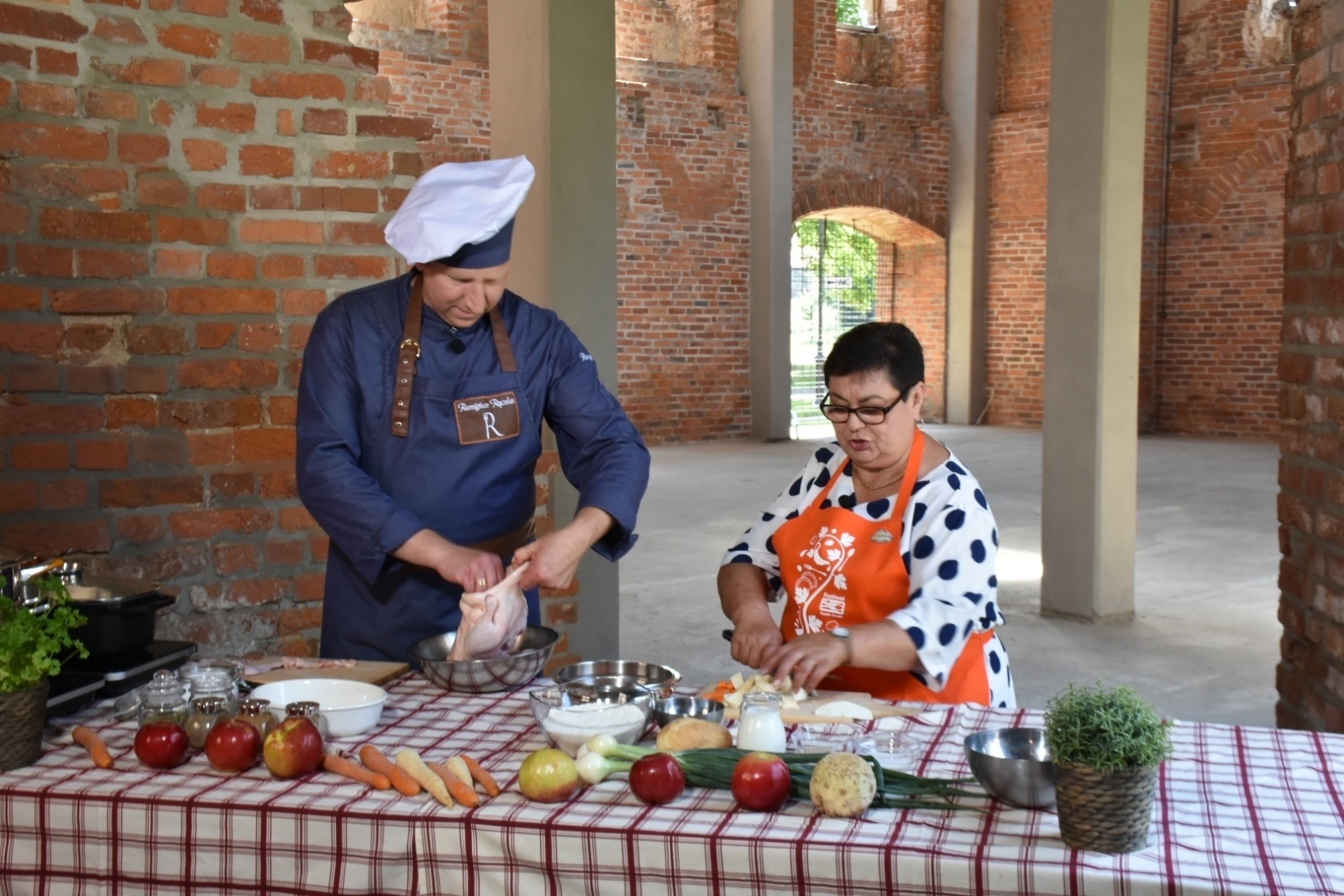 Zdjęcie w galerii na portalu naszraciborz.pl: Knedle z kaczką i kołoczyki na zimno. Rączka w Tworkowie wiadomości z regionu