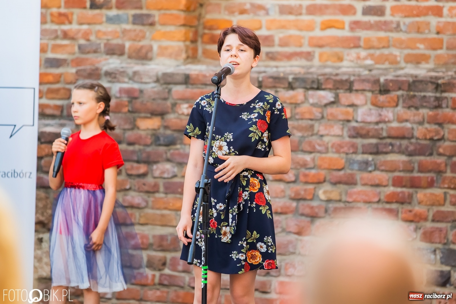 Zdjęcie w galerii na portalu naszraciborz.pl: Śpiew nocy letniej na Zamku Piastowskim wiadomości z regionu