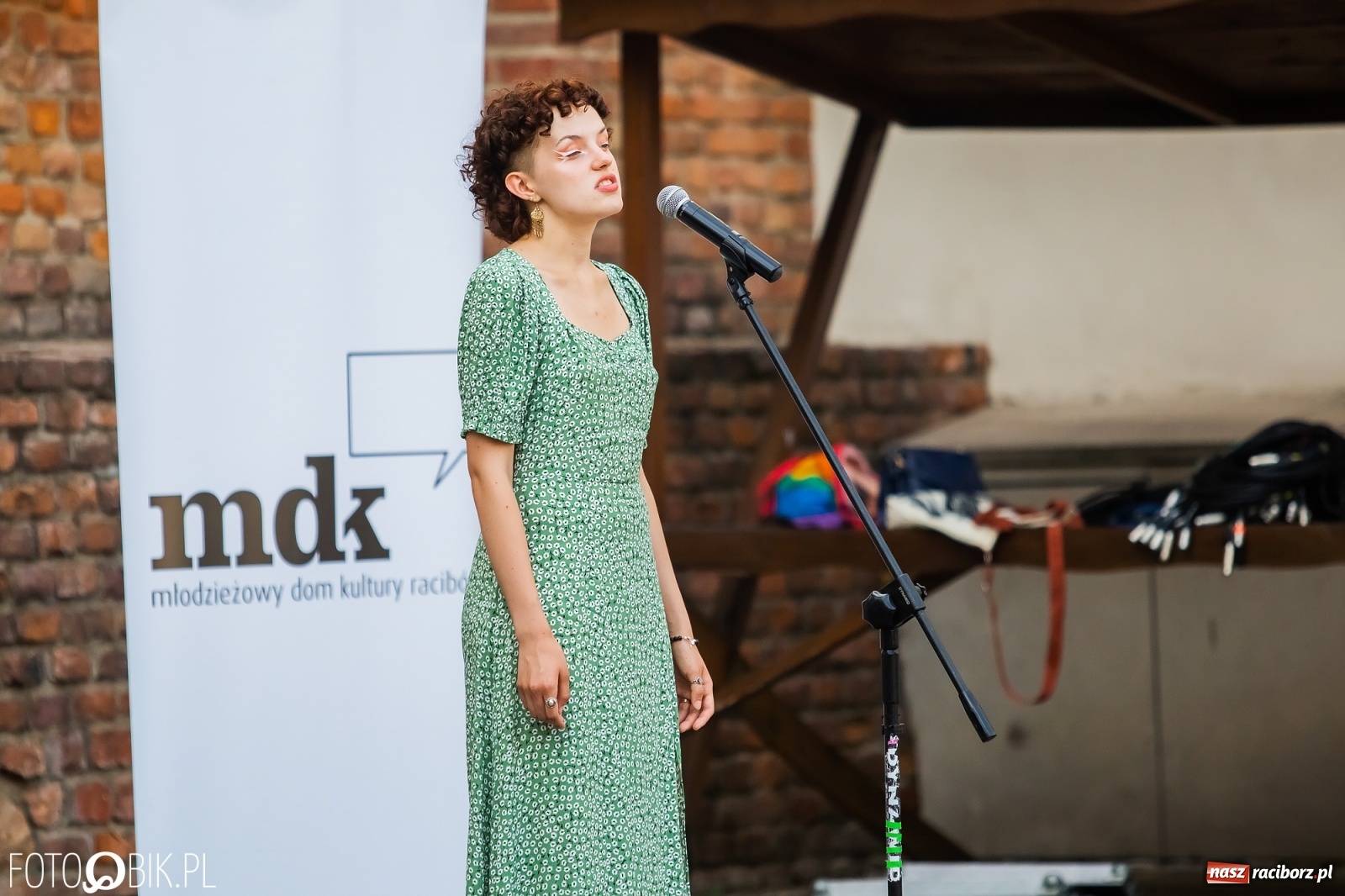 Zdjęcie w galerii na portalu naszraciborz.pl: Śpiew nocy letniej na Zamku Piastowskim wiadomości z regionu