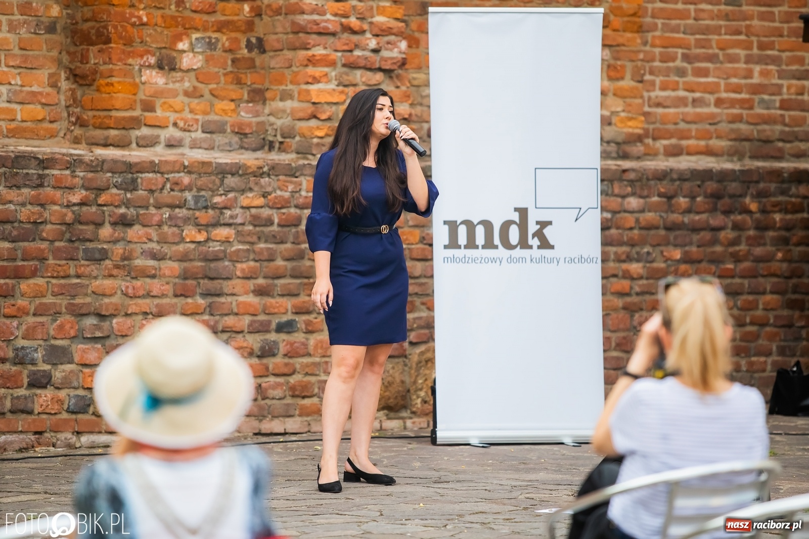 Zdjęcie w galerii na portalu naszraciborz.pl: Śpiew nocy letniej na Zamku Piastowskim wiadomości z regionu