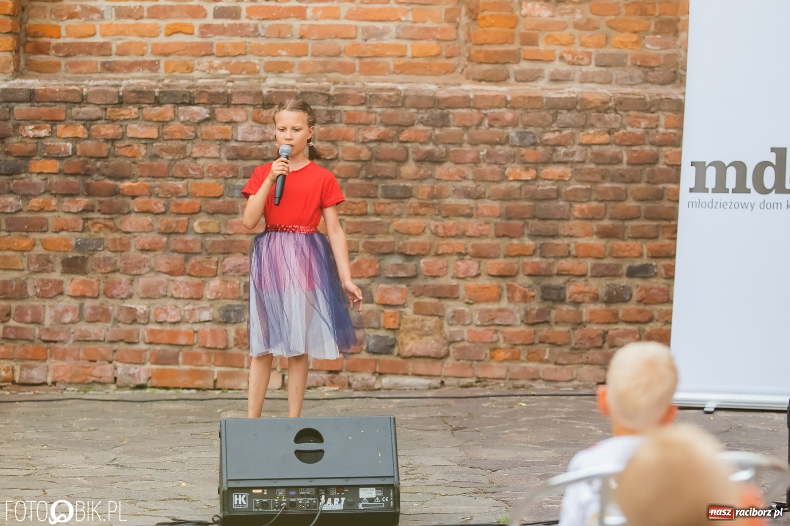 Zdjęcie w galerii na portalu naszraciborz.pl: Śpiew nocy letniej na Zamku Piastowskim wiadomości z regionu