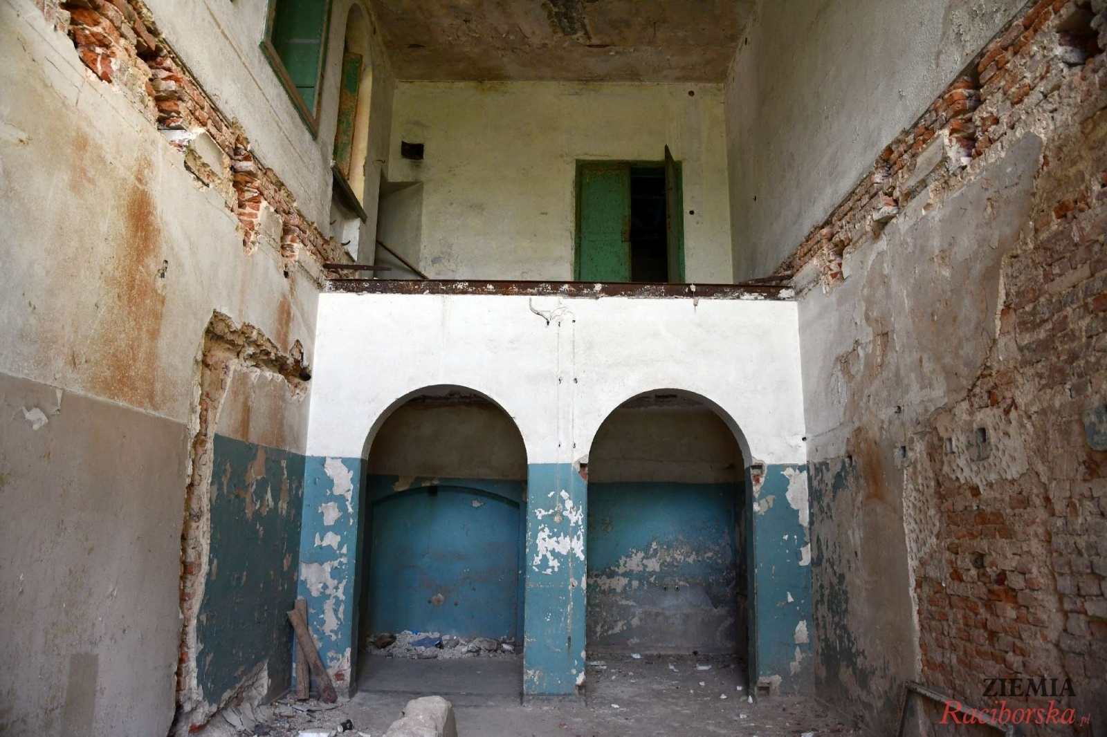 Zdjęcie w galerii na portalu naszraciborz.pl: Pałac w Krowiarkach wciąż skrywa wiele tajemnic [FOTO i WIDEO] wiadomości z regionu