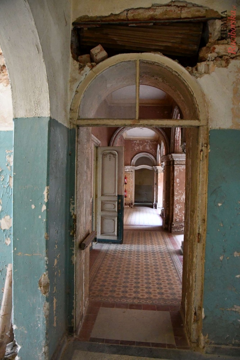 Zdjęcie w galerii na portalu naszraciborz.pl: Pałac w Krowiarkach wciąż skrywa wiele tajemnic [FOTO i WIDEO] wiadomości z regionu