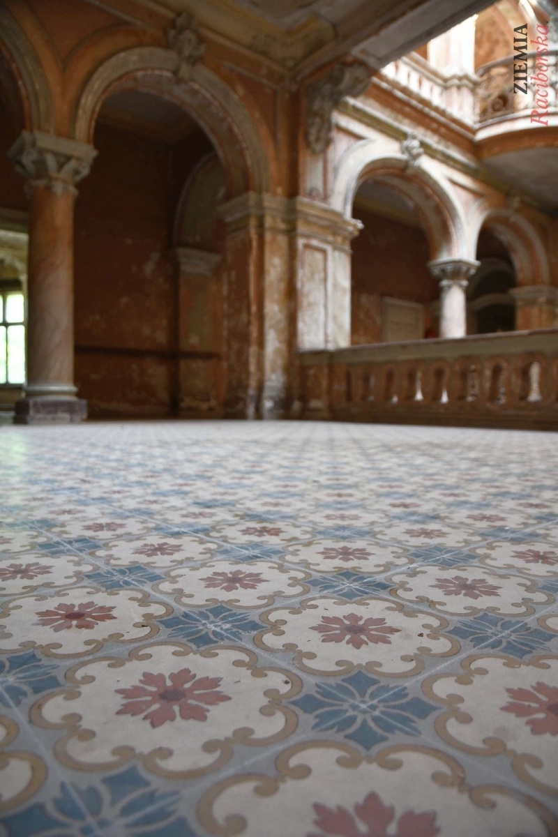 Zdjęcie w galerii na portalu naszraciborz.pl: Pałac w Krowiarkach wciąż skrywa wiele tajemnic [FOTO i WIDEO] wiadomości z regionu