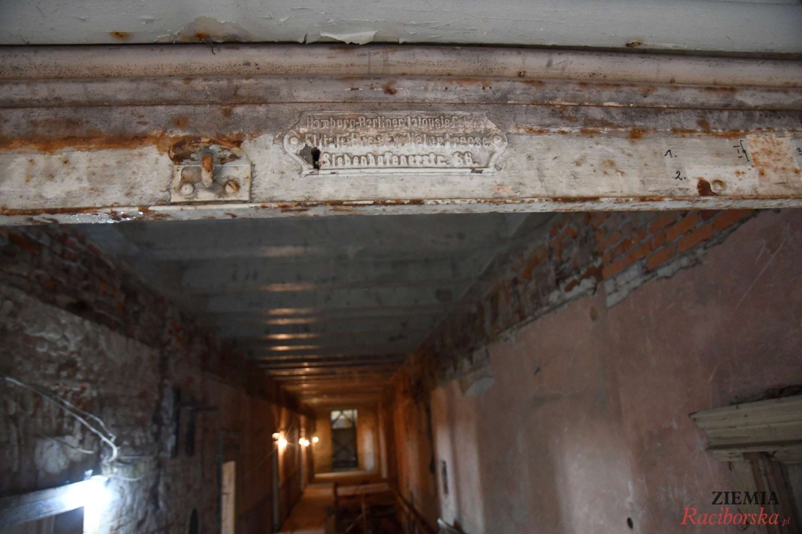 Zdjęcie w galerii na portalu naszraciborz.pl: Pałac w Krowiarkach wciąż skrywa wiele tajemnic [FOTO i WIDEO] wiadomości z regionu