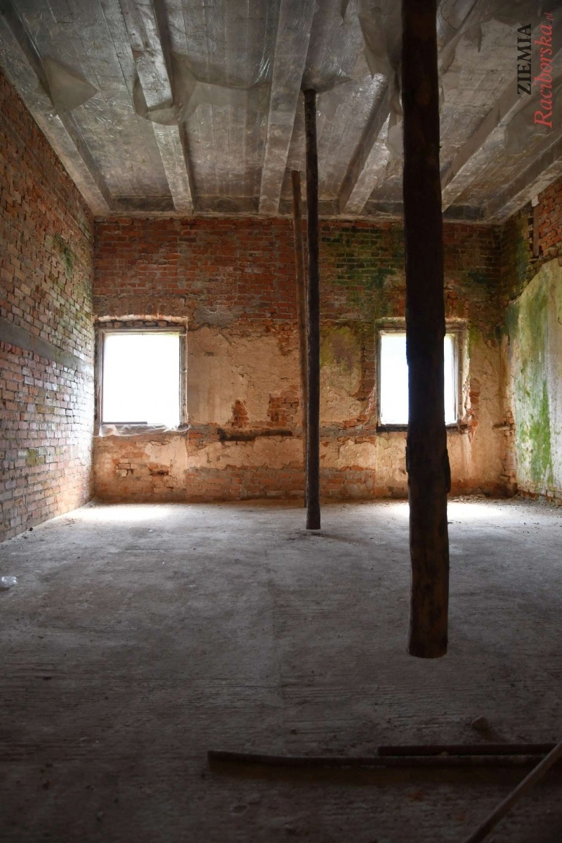 Zdjęcie w galerii na portalu naszraciborz.pl: Pałac w Krowiarkach wciąż skrywa wiele tajemnic [FOTO i WIDEO] wiadomości z regionu