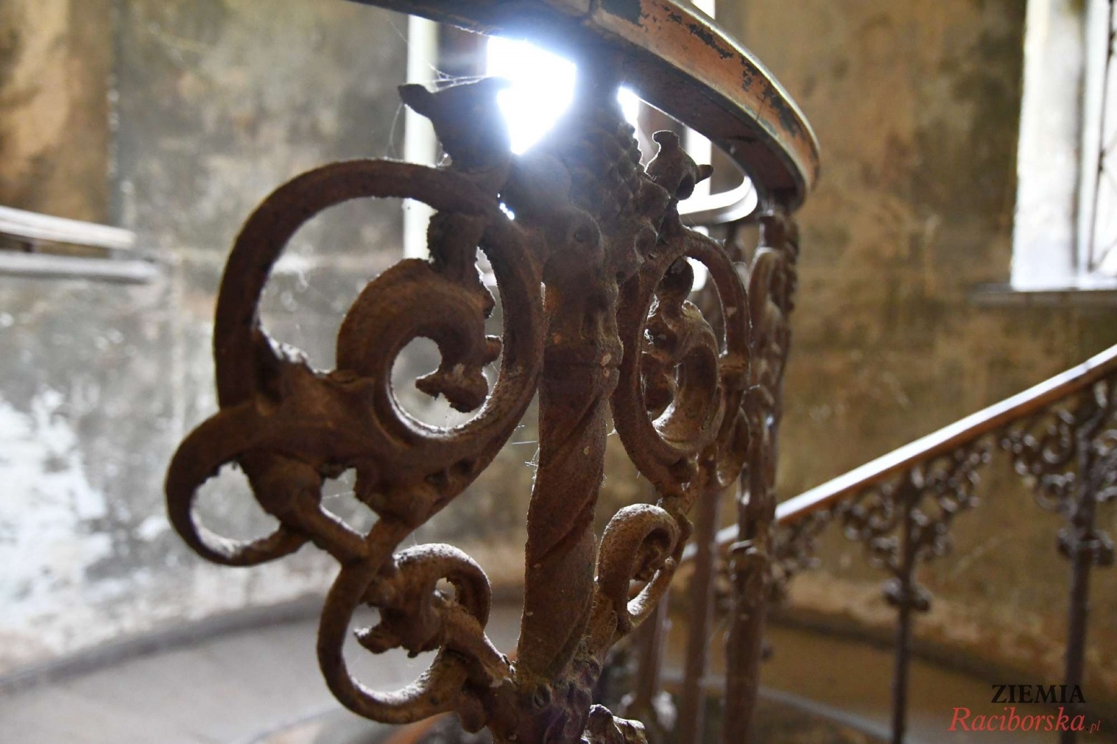 Zdjęcie w galerii na portalu naszraciborz.pl: Pałac w Krowiarkach wciąż skrywa wiele tajemnic [FOTO i WIDEO] wiadomości z regionu