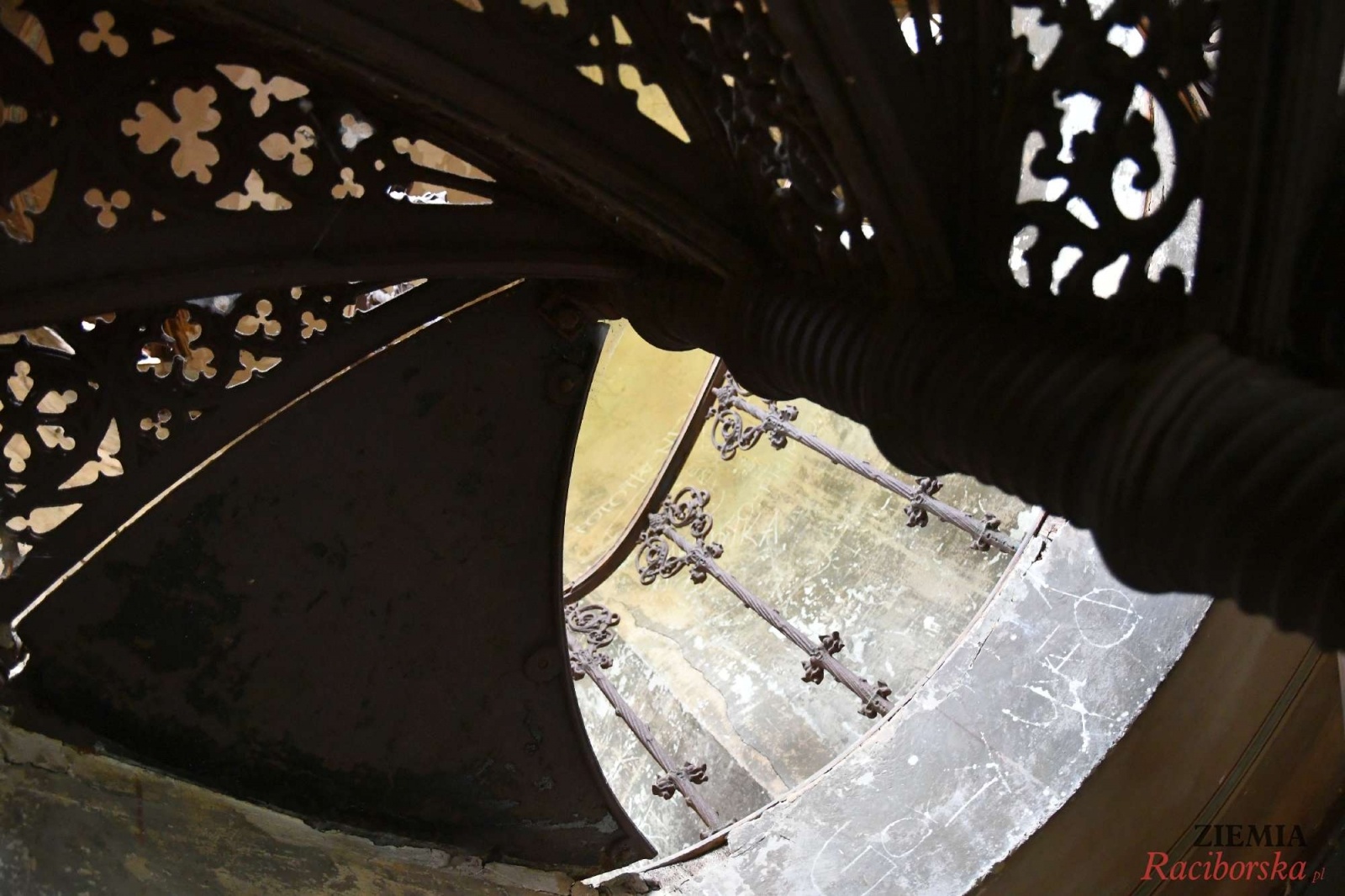 Zdjęcie w galerii na portalu naszraciborz.pl: Pałac w Krowiarkach wciąż skrywa wiele tajemnic [FOTO i WIDEO] wiadomości z regionu