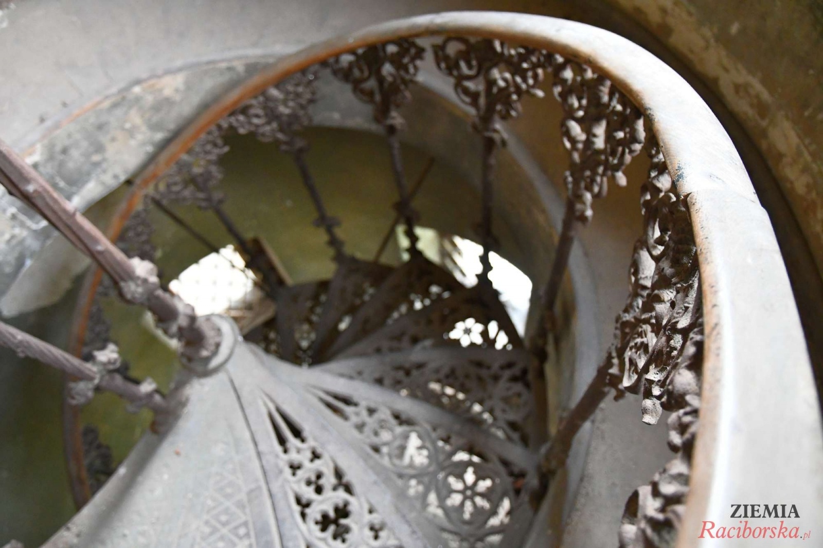 Zdjęcie w galerii na portalu naszraciborz.pl: Pałac w Krowiarkach wciąż skrywa wiele tajemnic [FOTO i WIDEO] wiadomości z regionu