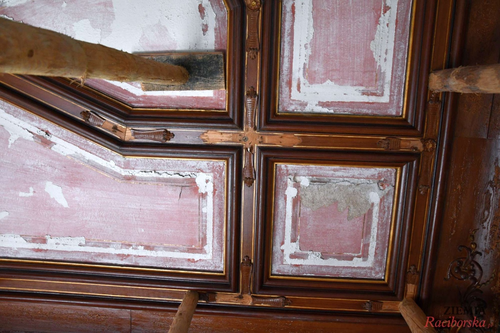 Zdjęcie w galerii na portalu naszraciborz.pl: Pałac w Krowiarkach wciąż skrywa wiele tajemnic [FOTO i WIDEO] wiadomości z regionu