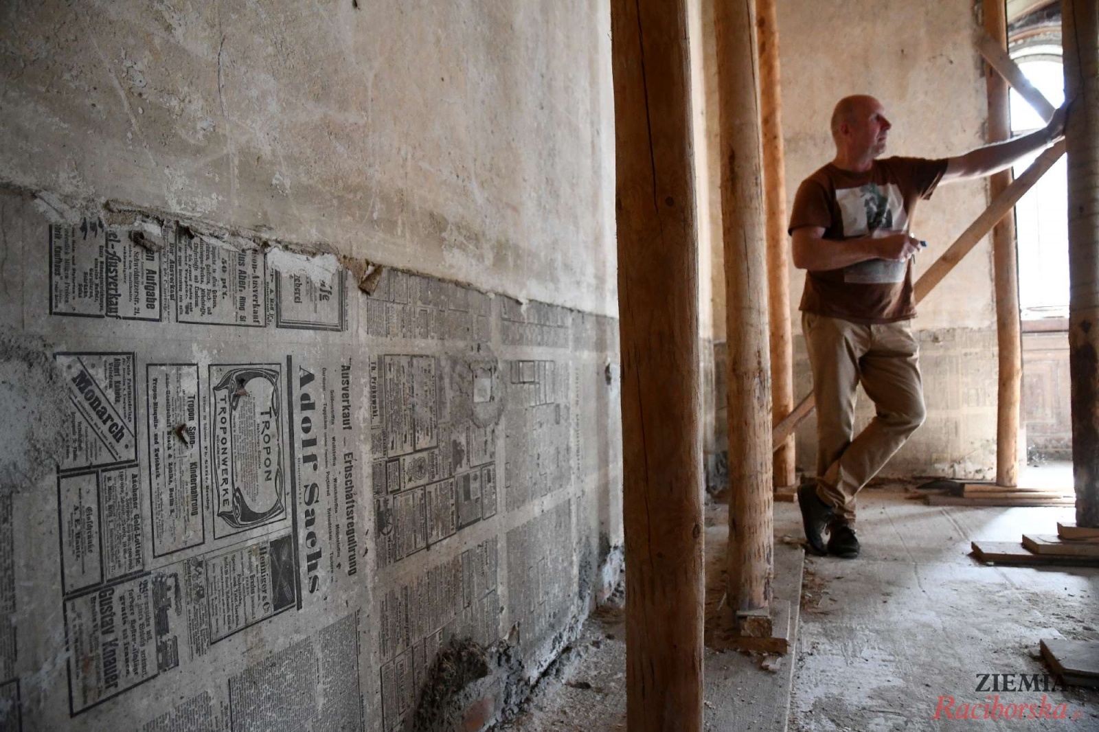 Zdjęcie w galerii na portalu naszraciborz.pl: Pałac w Krowiarkach wciąż skrywa wiele tajemnic [FOTO i WIDEO] wiadomości z regionu