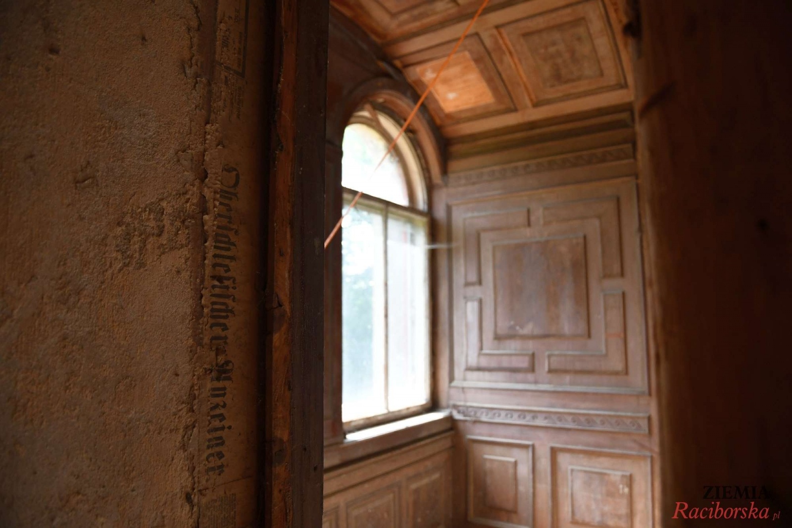Zdjęcie w galerii na portalu naszraciborz.pl: Pałac w Krowiarkach wciąż skrywa wiele tajemnic [FOTO i WIDEO] wiadomości z regionu