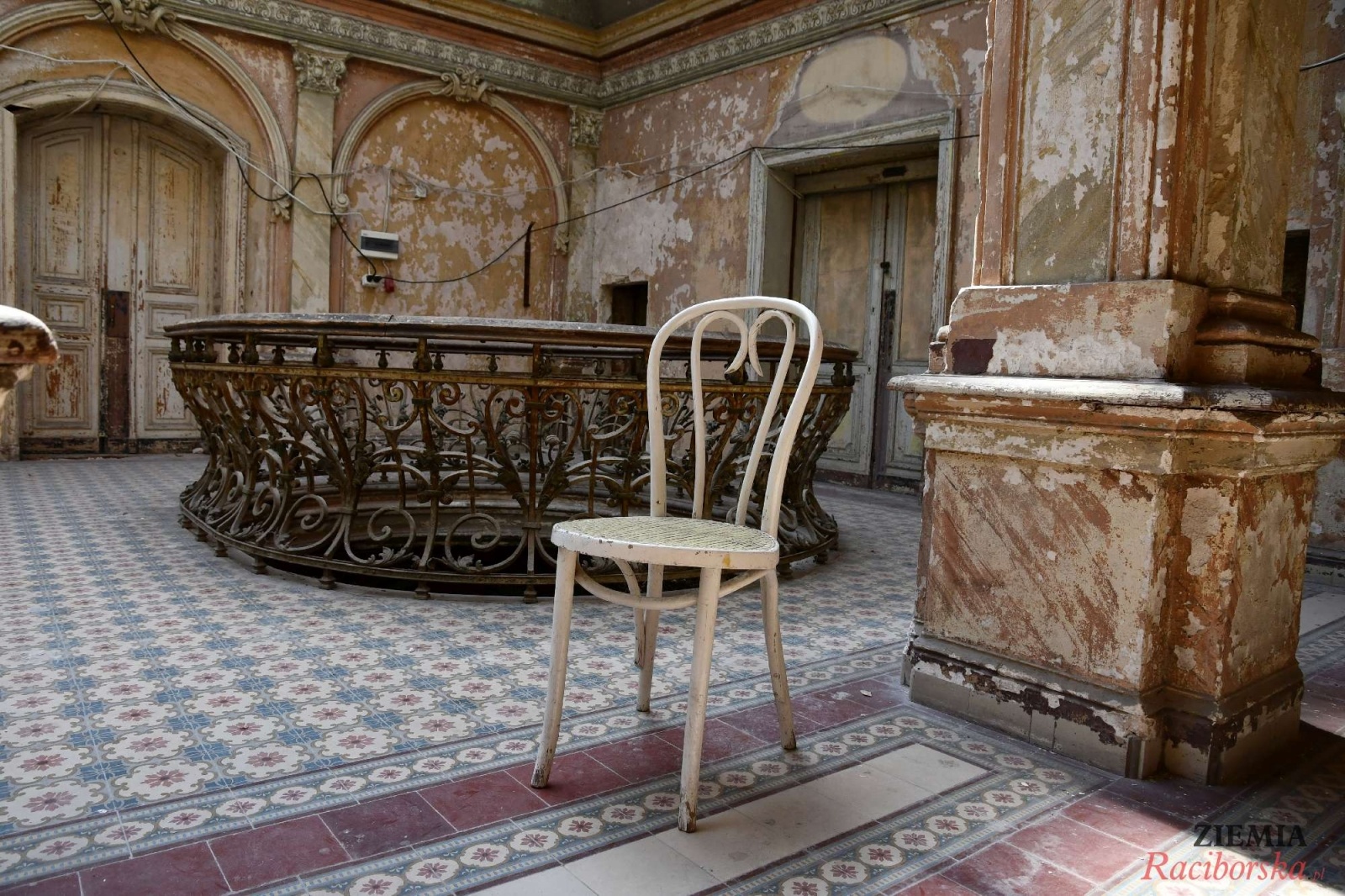 Zdjęcie w galerii na portalu naszraciborz.pl: Pałac w Krowiarkach wciąż skrywa wiele tajemnic [FOTO i WIDEO] wiadomości z regionu