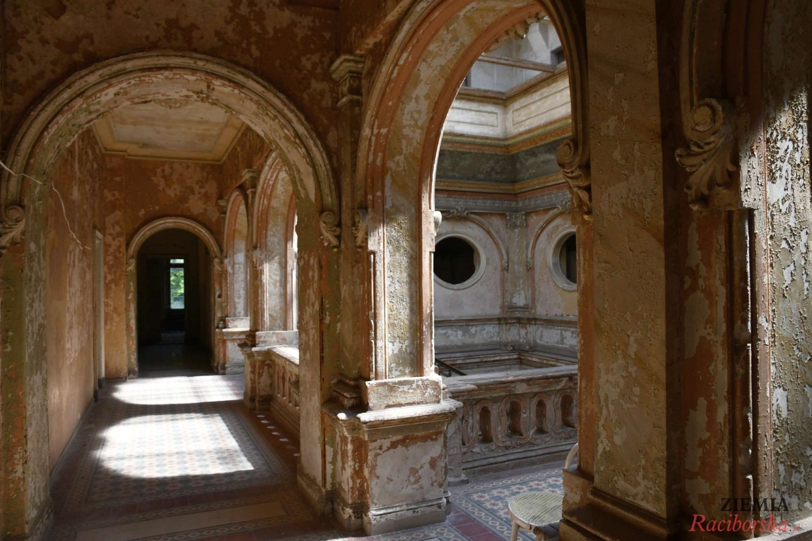 Zdjęcie w galerii na portalu naszraciborz.pl: Pałac w Krowiarkach wciąż skrywa wiele tajemnic [FOTO i WIDEO] wiadomości z regionu