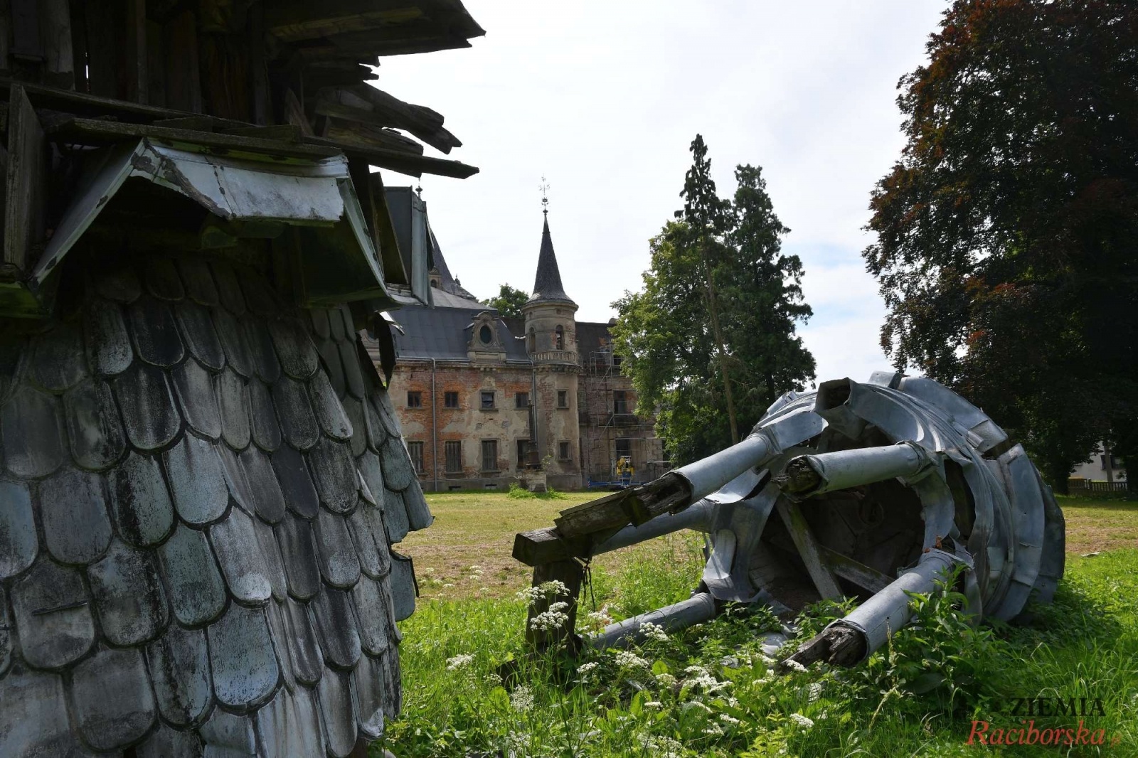 Zdjęcie w galerii na portalu naszraciborz.pl: Pałac w Krowiarkach wciąż skrywa wiele tajemnic [FOTO i WIDEO] wiadomości z regionu