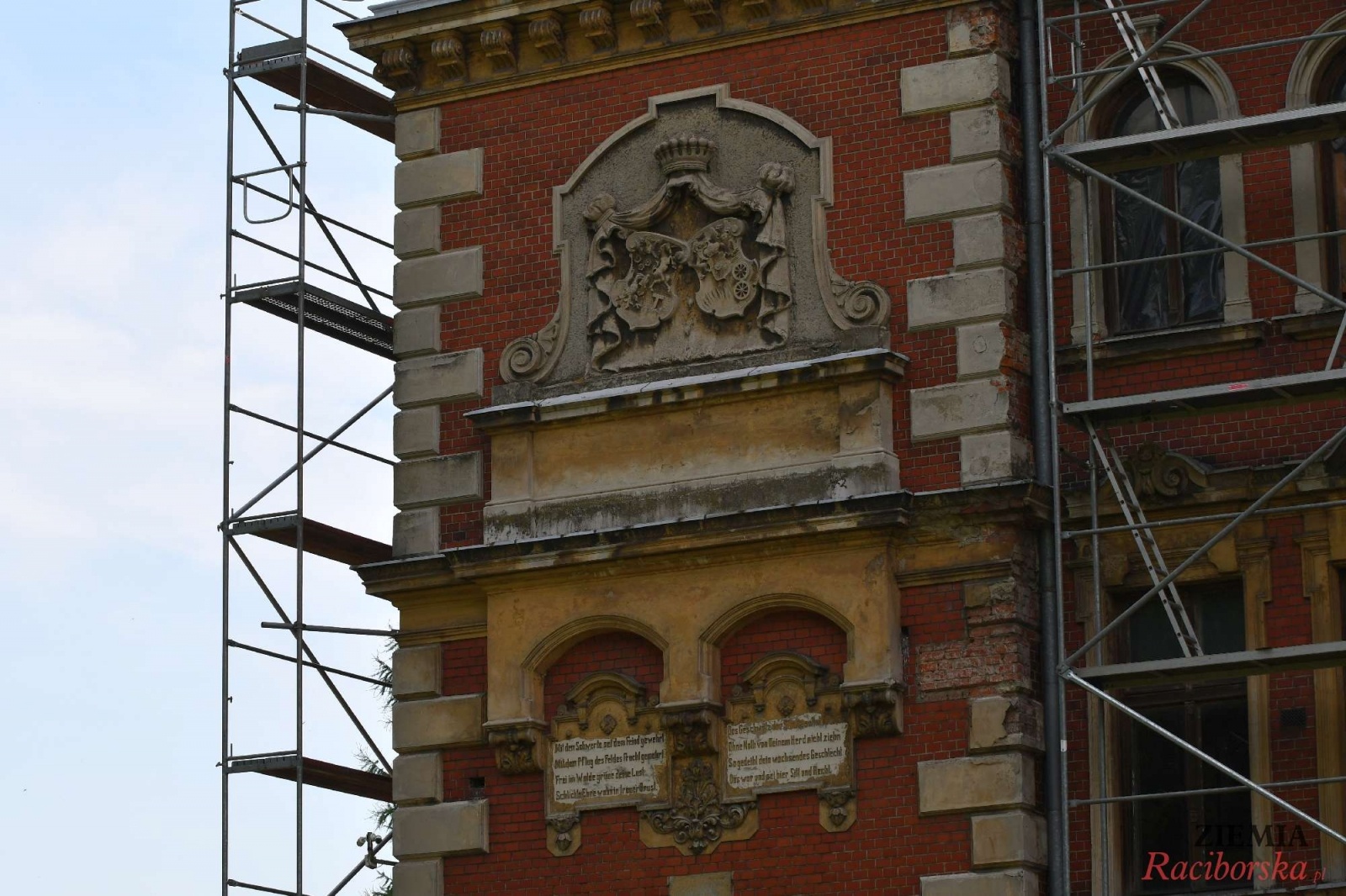 Zdjęcie w galerii na portalu naszraciborz.pl: Pałac w Krowiarkach wciąż skrywa wiele tajemnic [FOTO i WIDEO] wiadomości z regionu