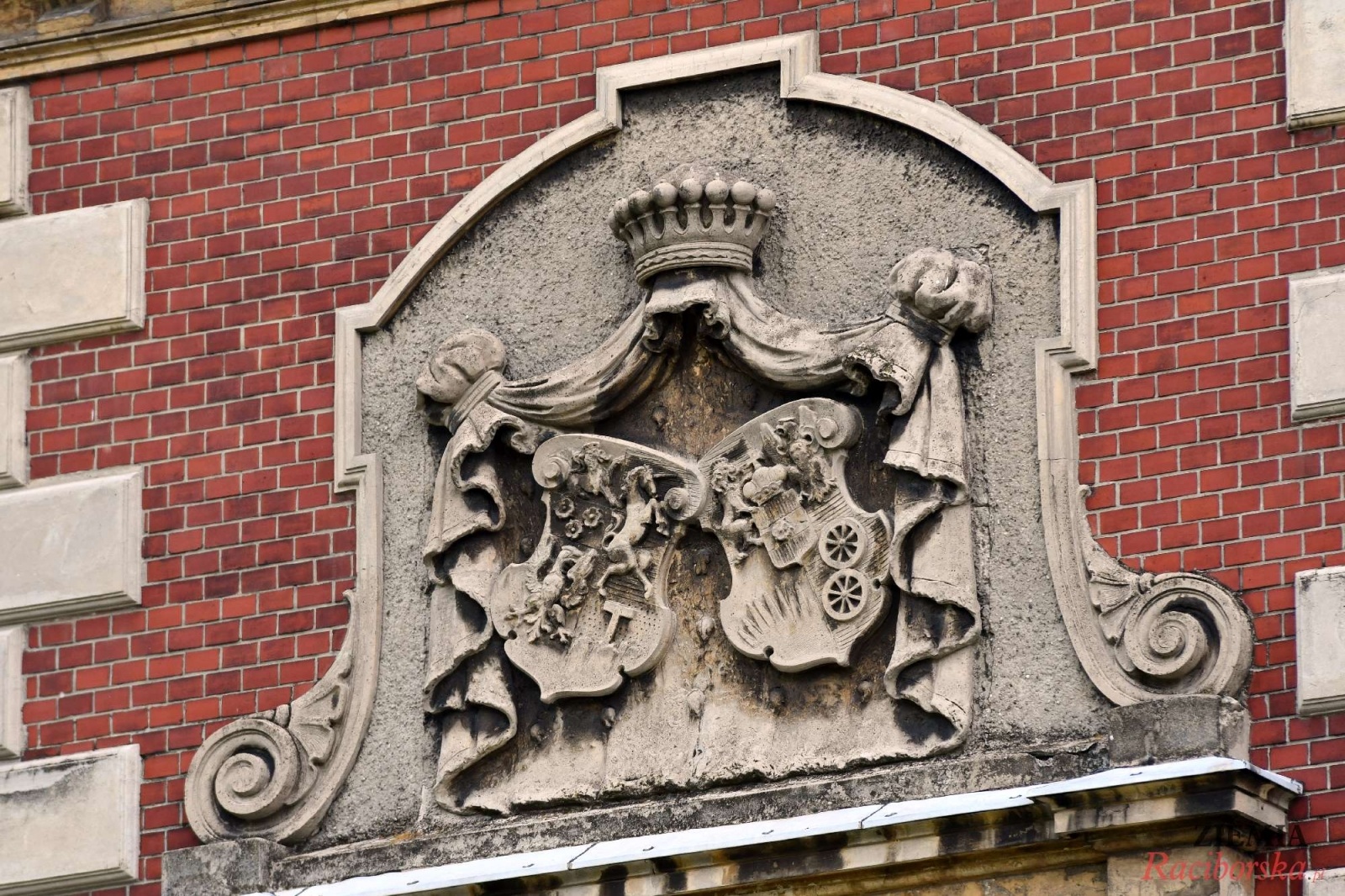 Zdjęcie w galerii na portalu naszraciborz.pl: Pałac w Krowiarkach wciąż skrywa wiele tajemnic [FOTO i WIDEO] wiadomości z regionu