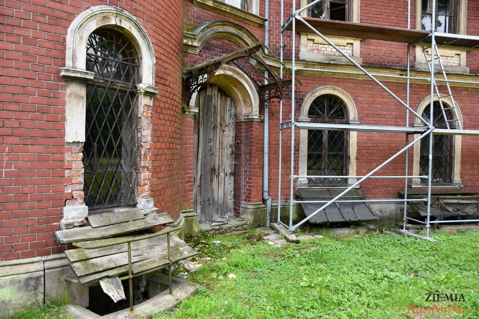 Zdjęcie w galerii na portalu naszraciborz.pl: Pałac w Krowiarkach wciąż skrywa wiele tajemnic [FOTO i WIDEO] wiadomości z regionu