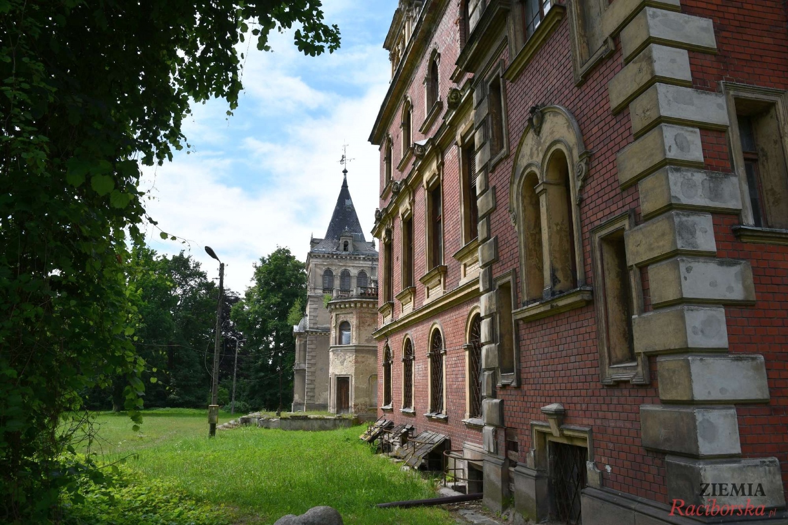 Zdjęcie w galerii na portalu naszraciborz.pl: Pałac w Krowiarkach wciąż skrywa wiele tajemnic [FOTO i WIDEO] wiadomości z regionu