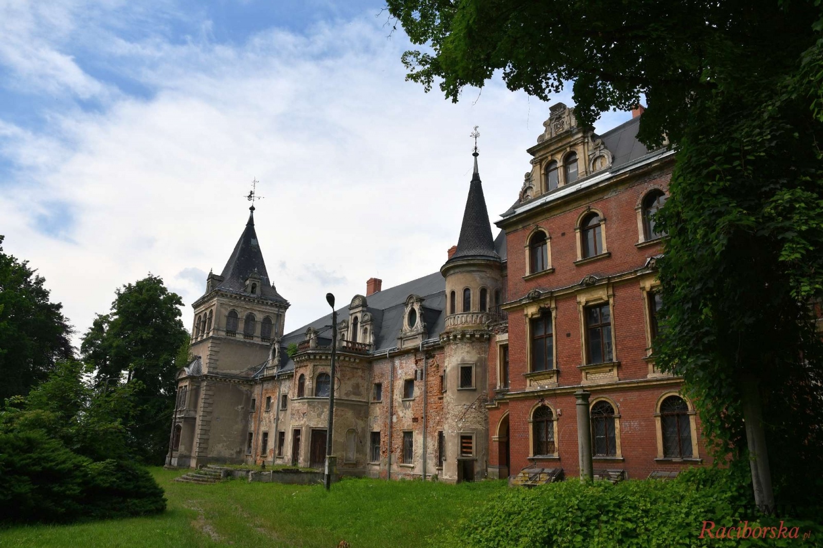 Zdjęcie w galerii na portalu naszraciborz.pl: Pałac w Krowiarkach wciąż skrywa wiele tajemnic [FOTO i WIDEO] wiadomości z regionu