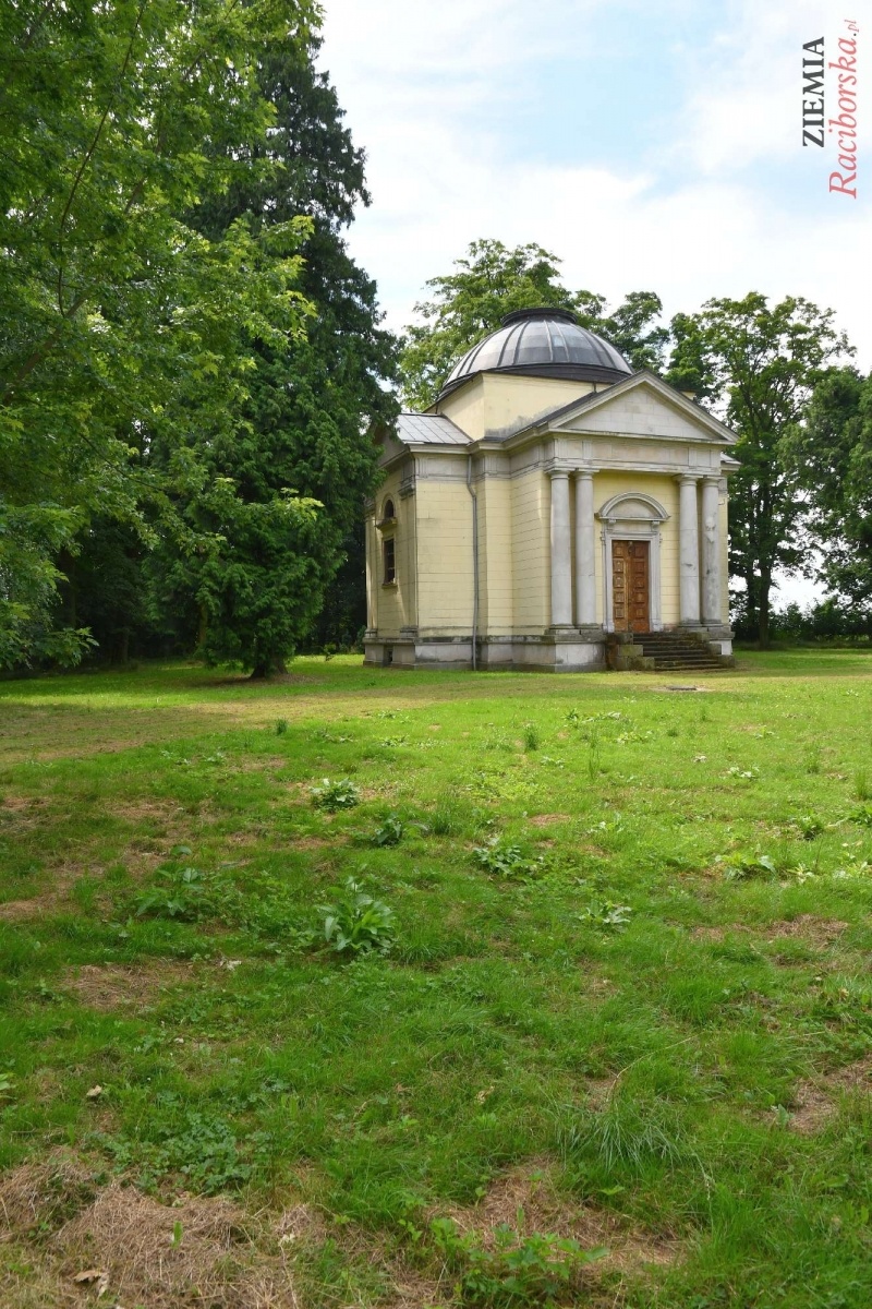 Zdjęcie w galerii na portalu naszraciborz.pl: Pałac w Krowiarkach wciąż skrywa wiele tajemnic [FOTO i WIDEO] wiadomości z regionu