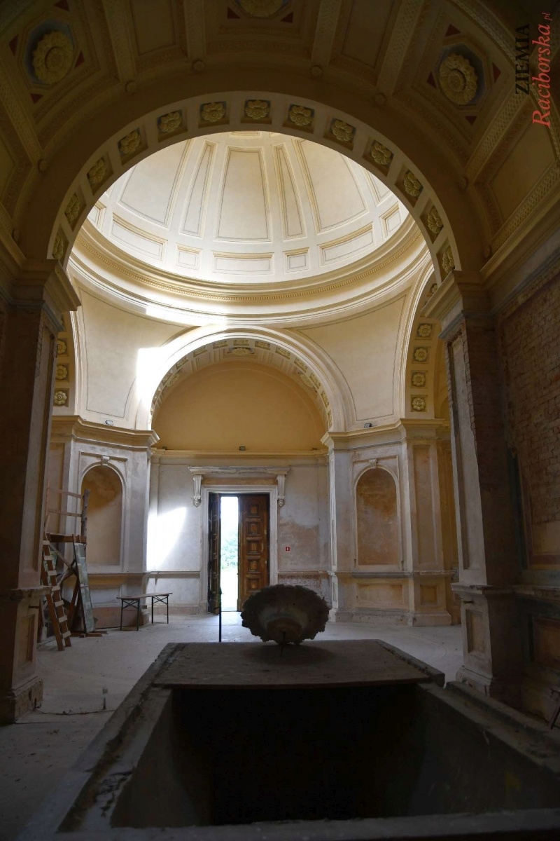 Zdjęcie w galerii na portalu naszraciborz.pl: Pałac w Krowiarkach wciąż skrywa wiele tajemnic [FOTO i WIDEO] wiadomości z regionu