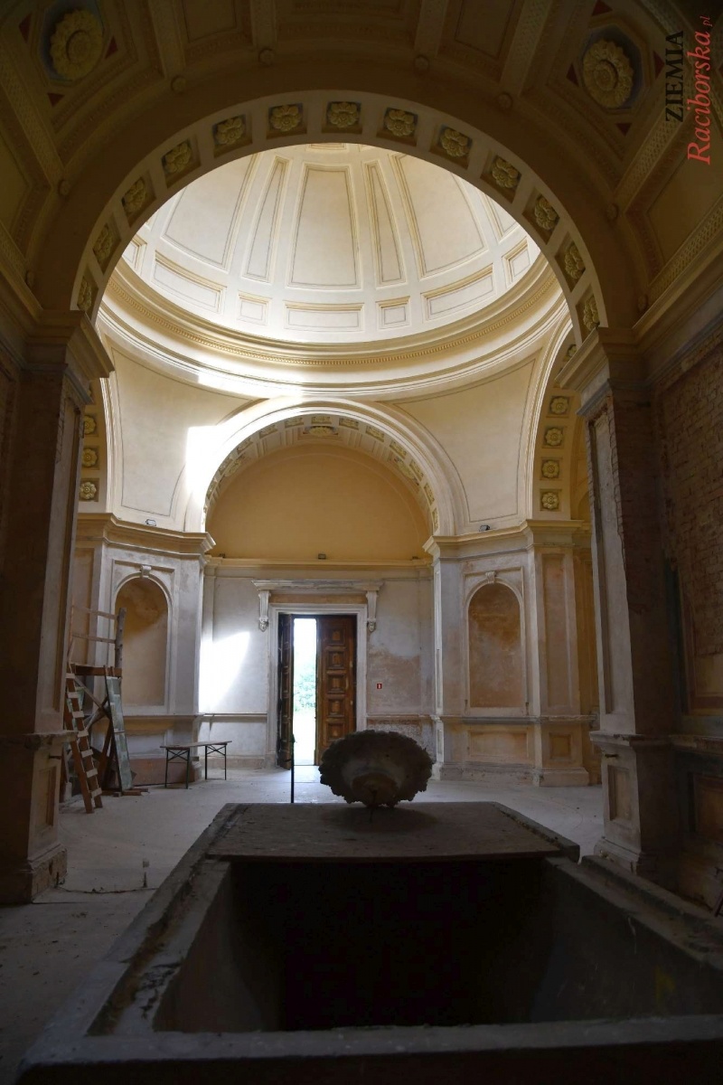 Zdjęcie w galerii na portalu naszraciborz.pl: Pałac w Krowiarkach wciąż skrywa wiele tajemnic [FOTO i WIDEO] wiadomości z regionu