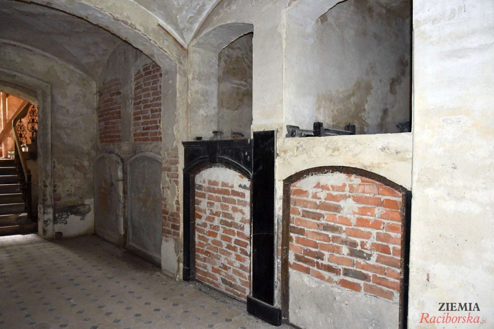 Zdjęcie w galerii na portalu naszraciborz.pl: Pałac w Krowiarkach wciąż skrywa wiele tajemnic [FOTO i WIDEO] wiadomości z regionu