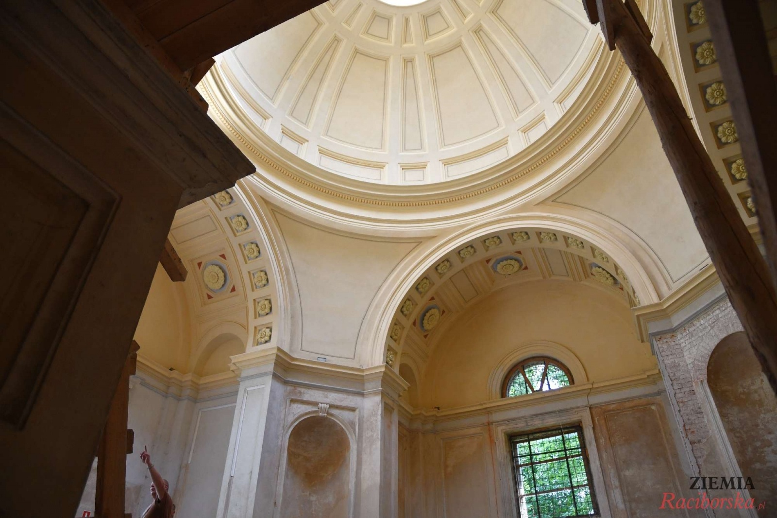 Zdjęcie w galerii na portalu naszraciborz.pl: Pałac w Krowiarkach wciąż skrywa wiele tajemnic [FOTO i WIDEO] wiadomości z regionu