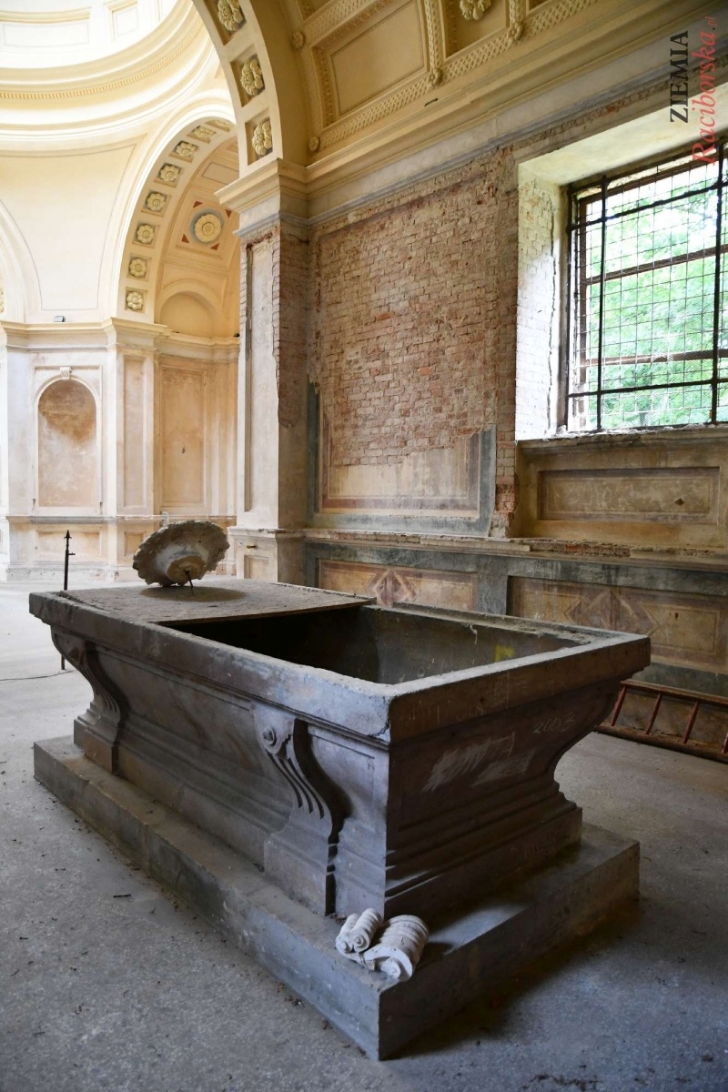 Zdjęcie w galerii na portalu naszraciborz.pl: Pałac w Krowiarkach wciąż skrywa wiele tajemnic [FOTO i WIDEO] wiadomości z regionu