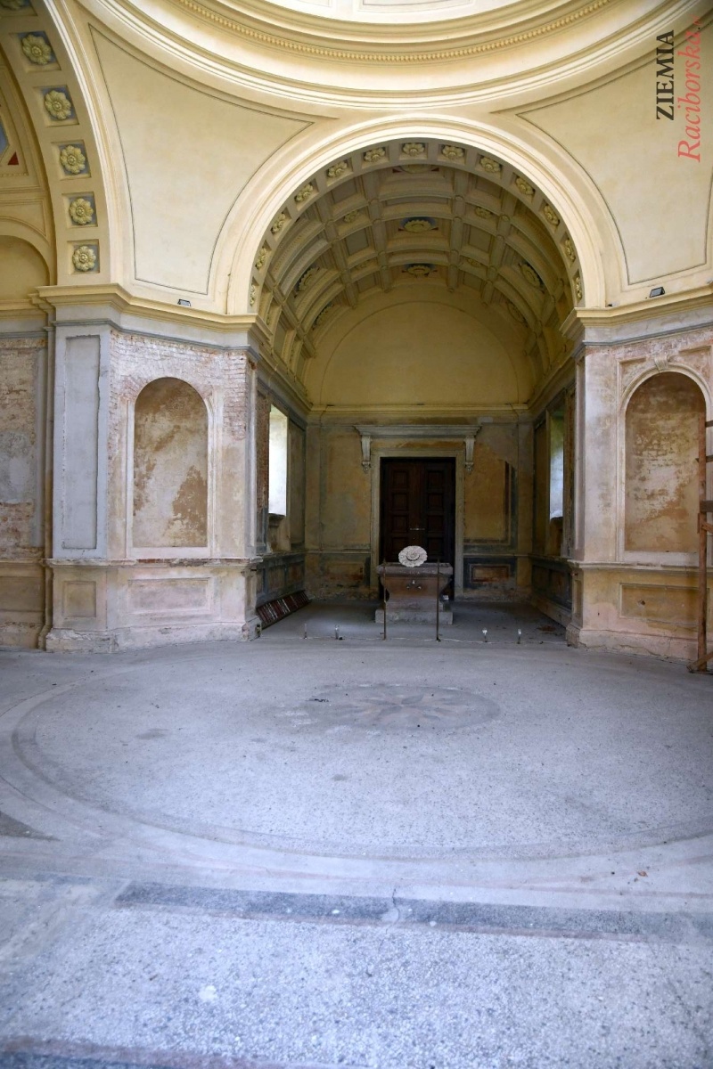 Zdjęcie w galerii na portalu naszraciborz.pl: Pałac w Krowiarkach wciąż skrywa wiele tajemnic [FOTO i WIDEO] wiadomości z regionu
