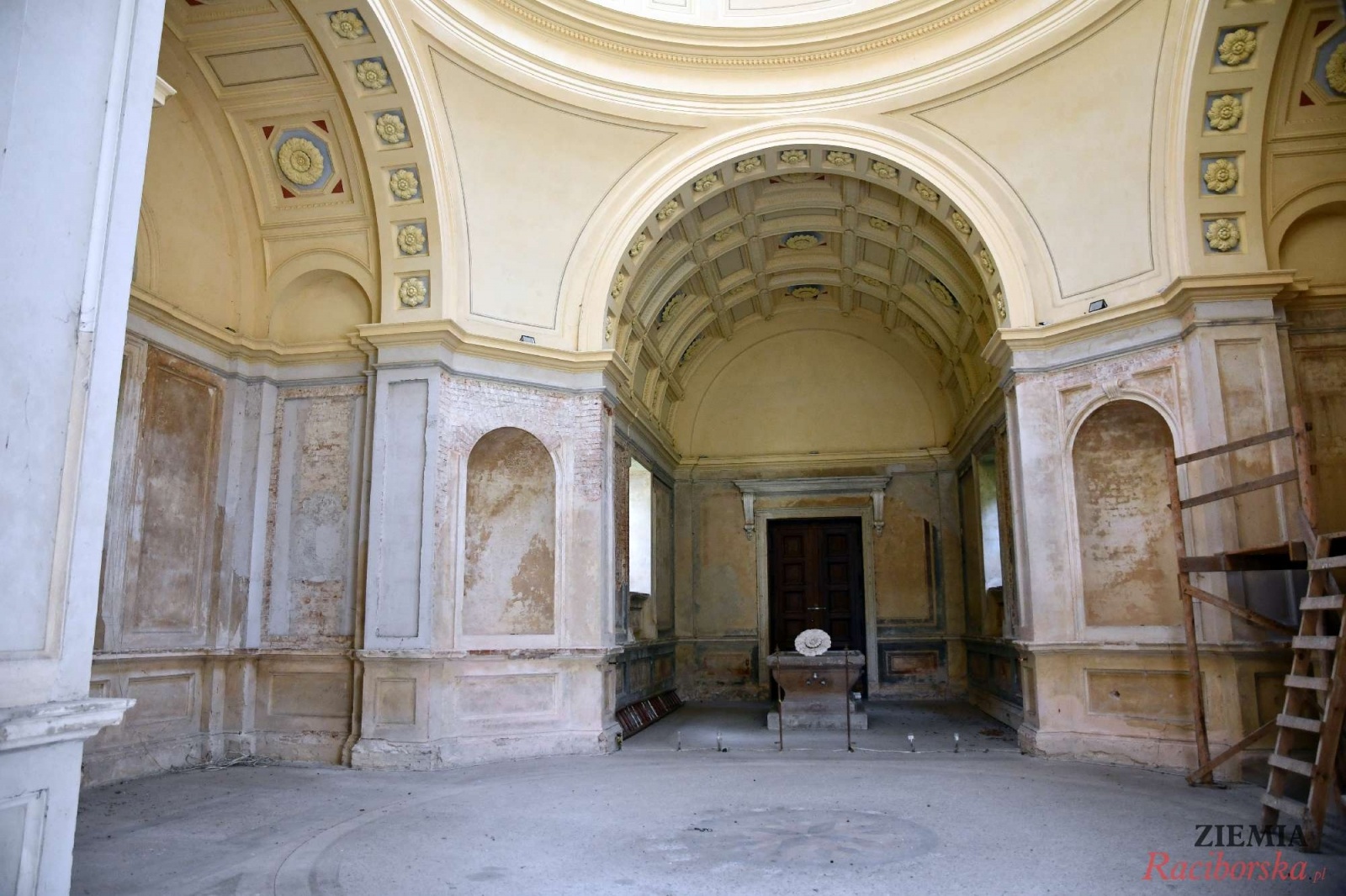 Zdjęcie w galerii na portalu naszraciborz.pl: Pałac w Krowiarkach wciąż skrywa wiele tajemnic [FOTO i WIDEO] wiadomości z regionu