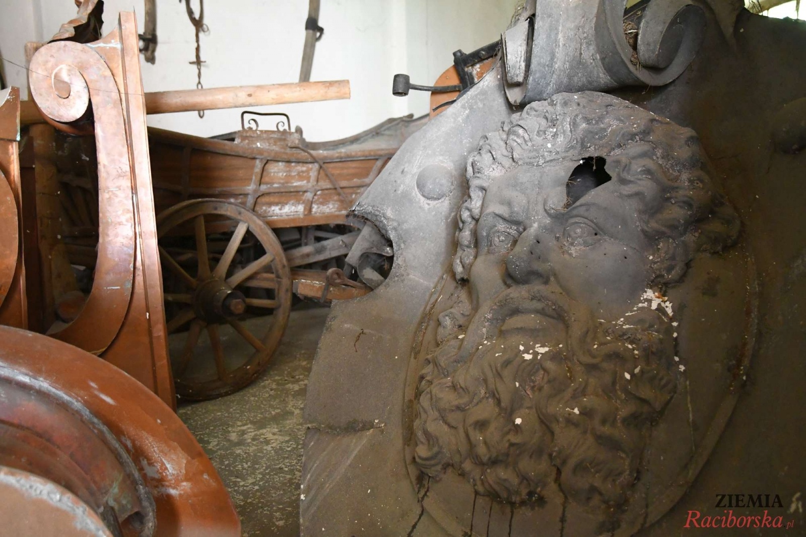 Zdjęcie w galerii na portalu naszraciborz.pl: Pałac w Krowiarkach wciąż skrywa wiele tajemnic [FOTO i WIDEO] wiadomości z regionu