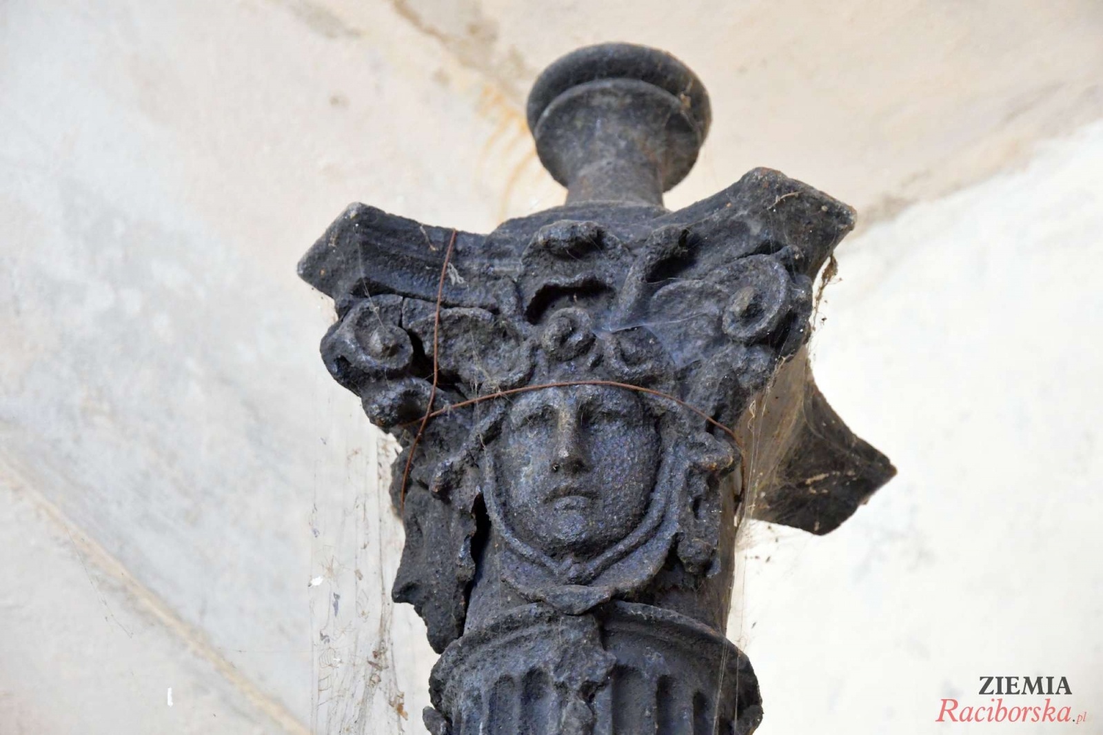 Zdjęcie w galerii na portalu naszraciborz.pl: Pałac w Krowiarkach wciąż skrywa wiele tajemnic [FOTO i WIDEO] wiadomości z regionu