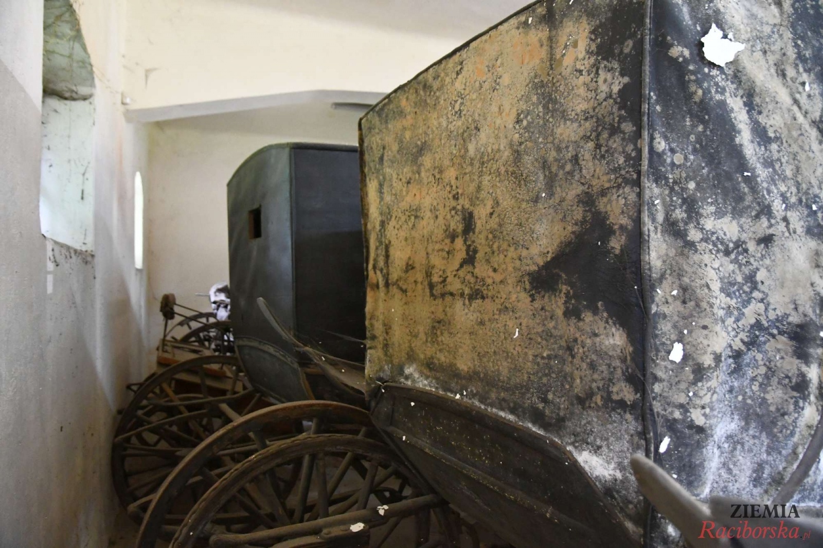 Zdjęcie w galerii na portalu naszraciborz.pl: Pałac w Krowiarkach wciąż skrywa wiele tajemnic [FOTO i WIDEO] wiadomości z regionu