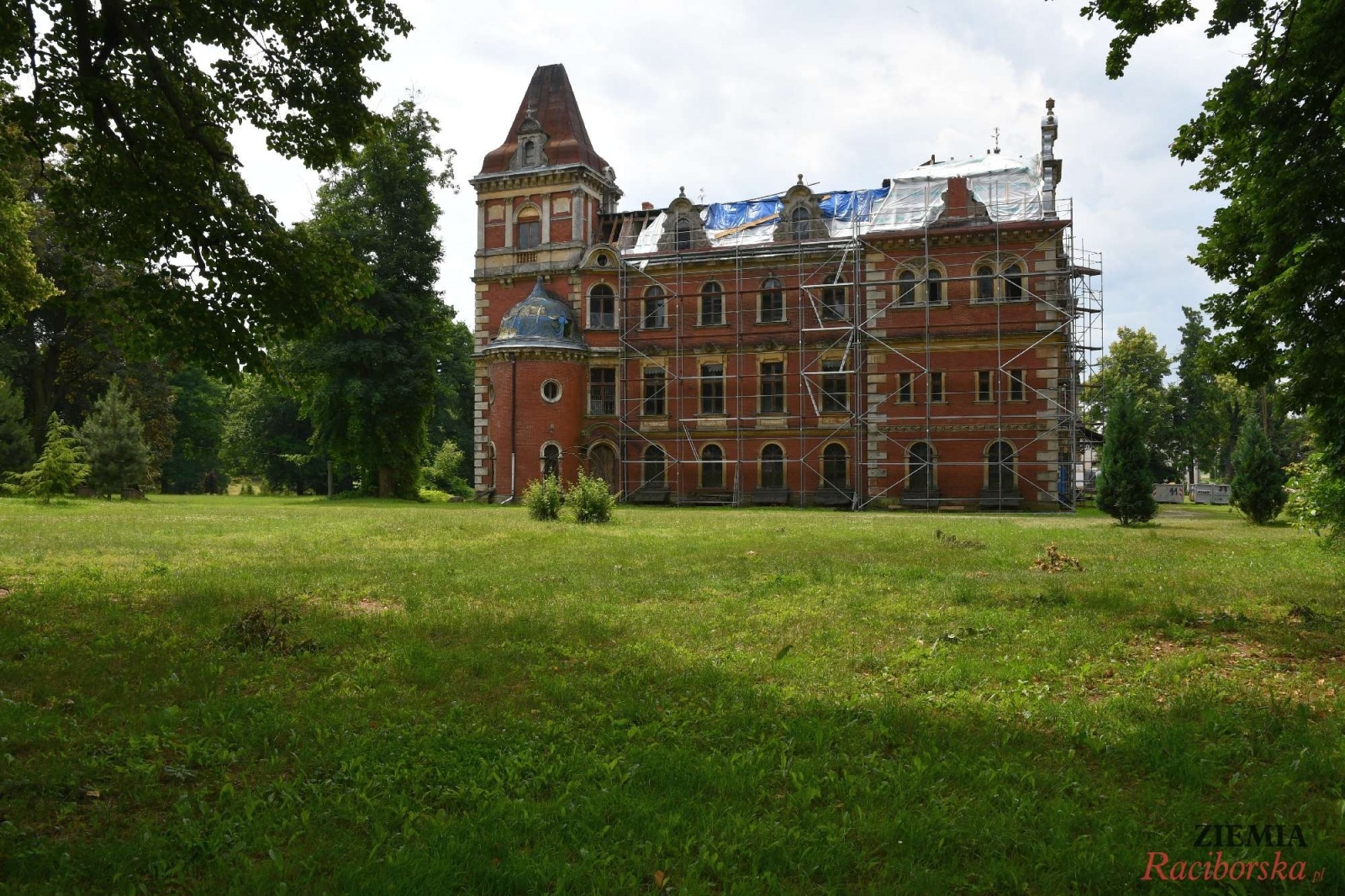 Zdjęcie w galerii na portalu naszraciborz.pl: Pałac w Krowiarkach wciąż skrywa wiele tajemnic [FOTO i WIDEO] wiadomości z regionu