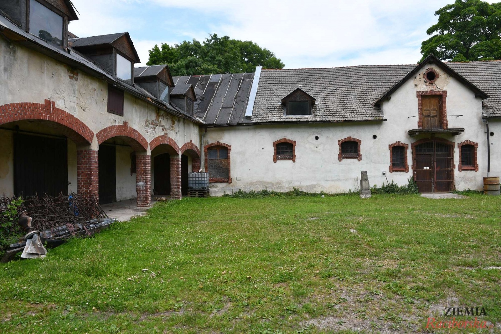 Zdjęcie w galerii na portalu naszraciborz.pl: Pałac w Krowiarkach wciąż skrywa wiele tajemnic [FOTO i WIDEO] wiadomości z regionu