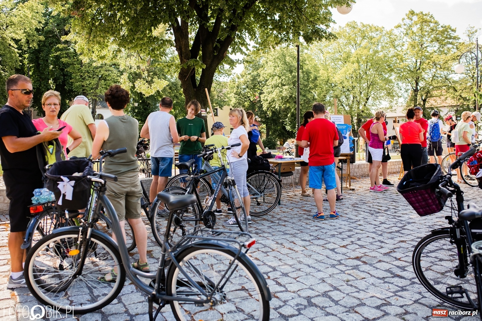 Zdjęcie w galerii na portalu naszraciborz.pl: Mieszkańcy Krzanowic i ich goście wrócili na rowerowy szlak wiadomości z regionu