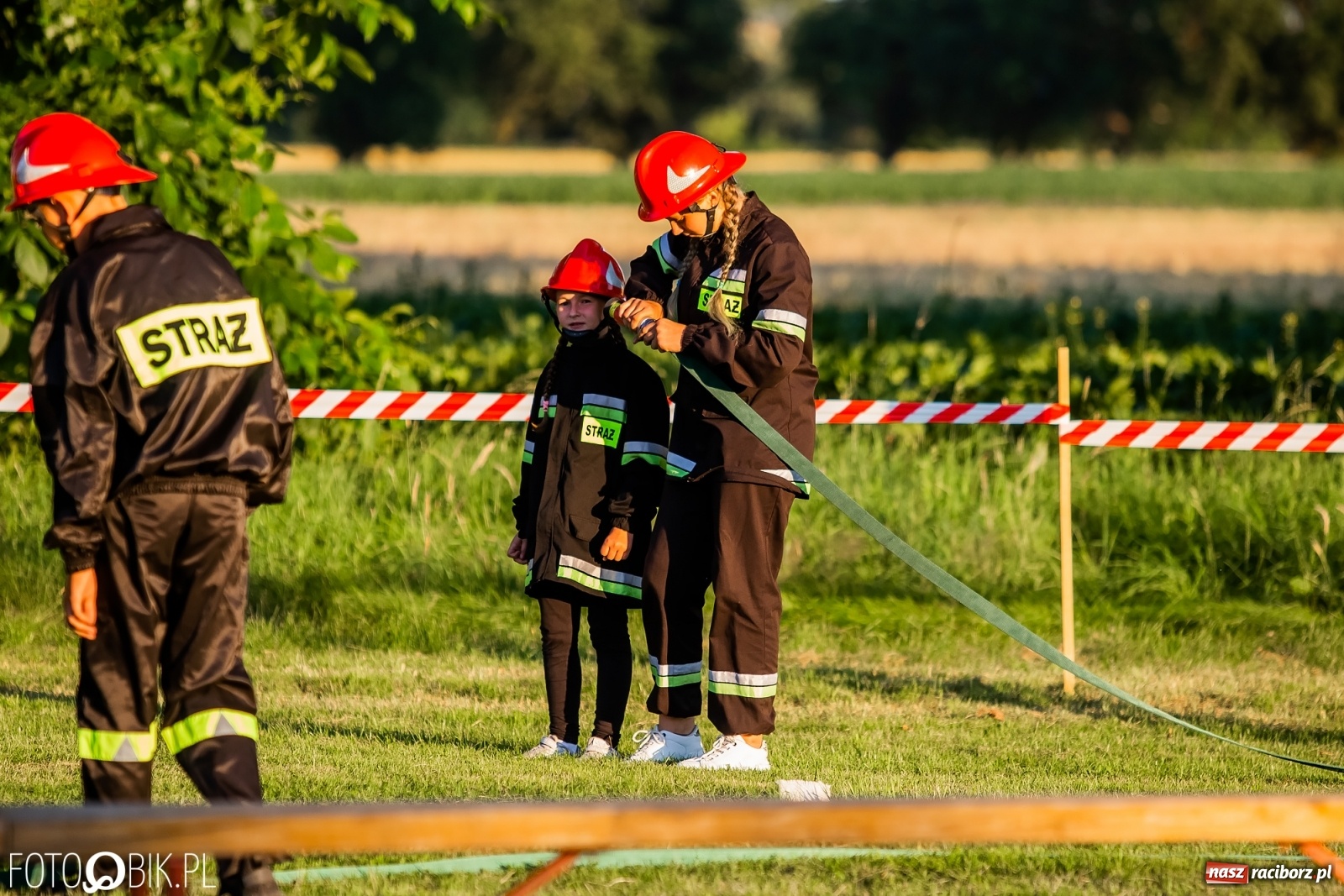 Zdjęcie w galerii na portalu naszraciborz.pl: Bieńkowice gotowe na zawody. Zaczęli od pokazów MDP wiadomości z regionu