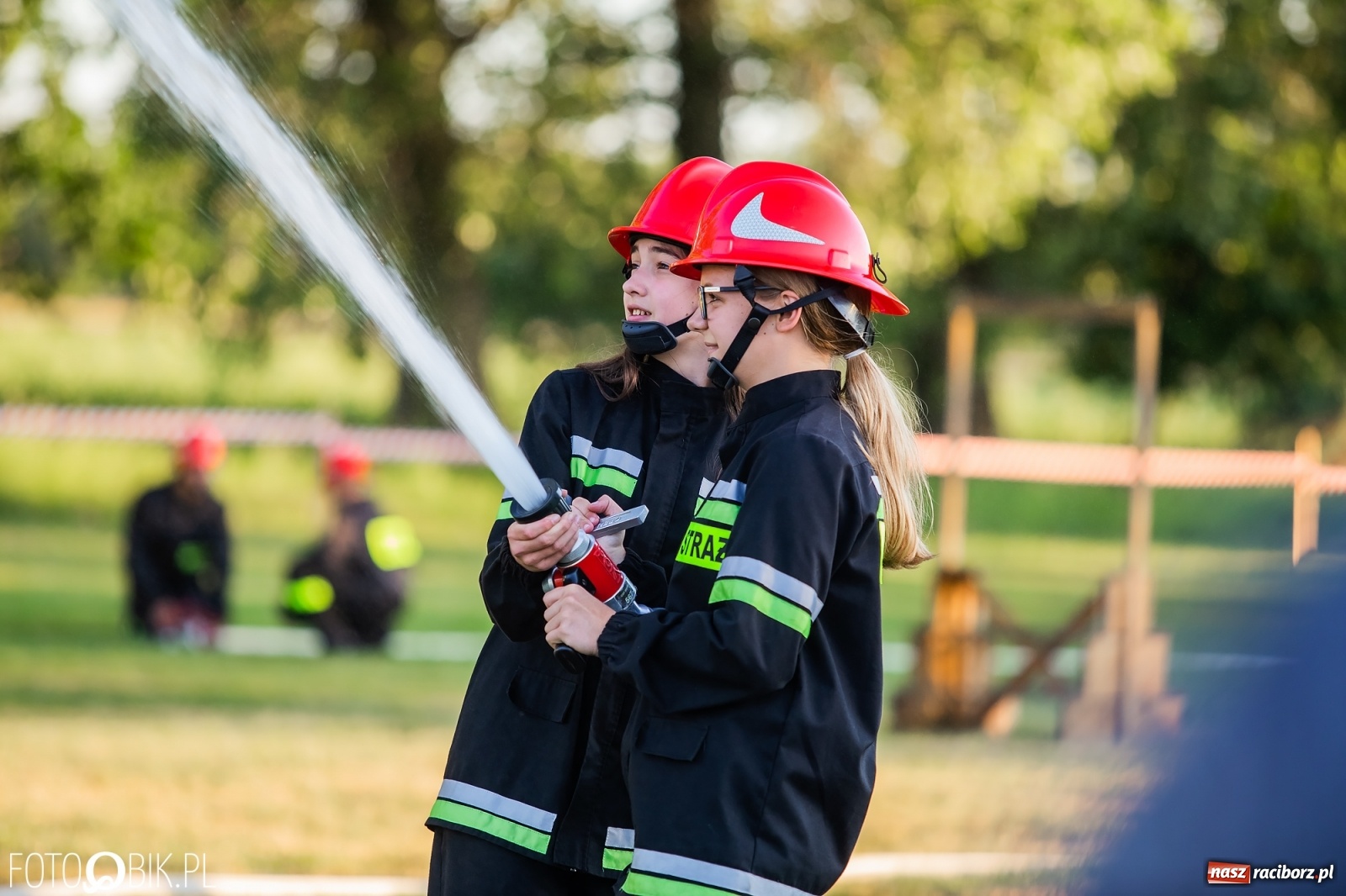 Zdjęcie w galerii na portalu naszraciborz.pl: Bieńkowice gotowe na zawody. Zaczęli od pokazów MDP wiadomości z regionu