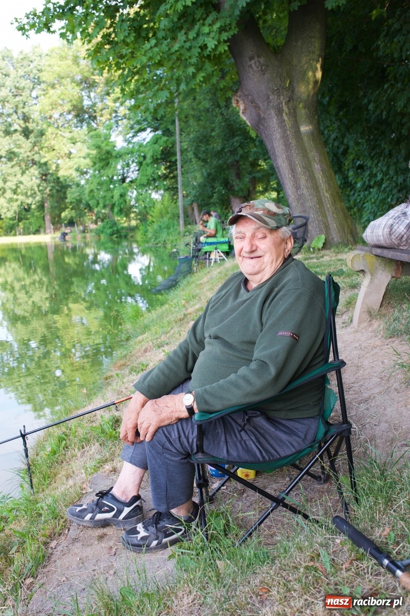 Zdjęcie w galerii na portalu naszraciborz.pl: Teresa Śmietana i Waldemar Filip z Pucharem Wójta wiadomości z regionu