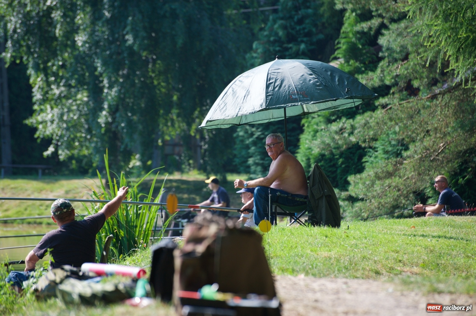 Zdjęcie w galerii na portalu naszraciborz.pl: Teresa Śmietana i Waldemar Filip z Pucharem Wójta wiadomości z regionu