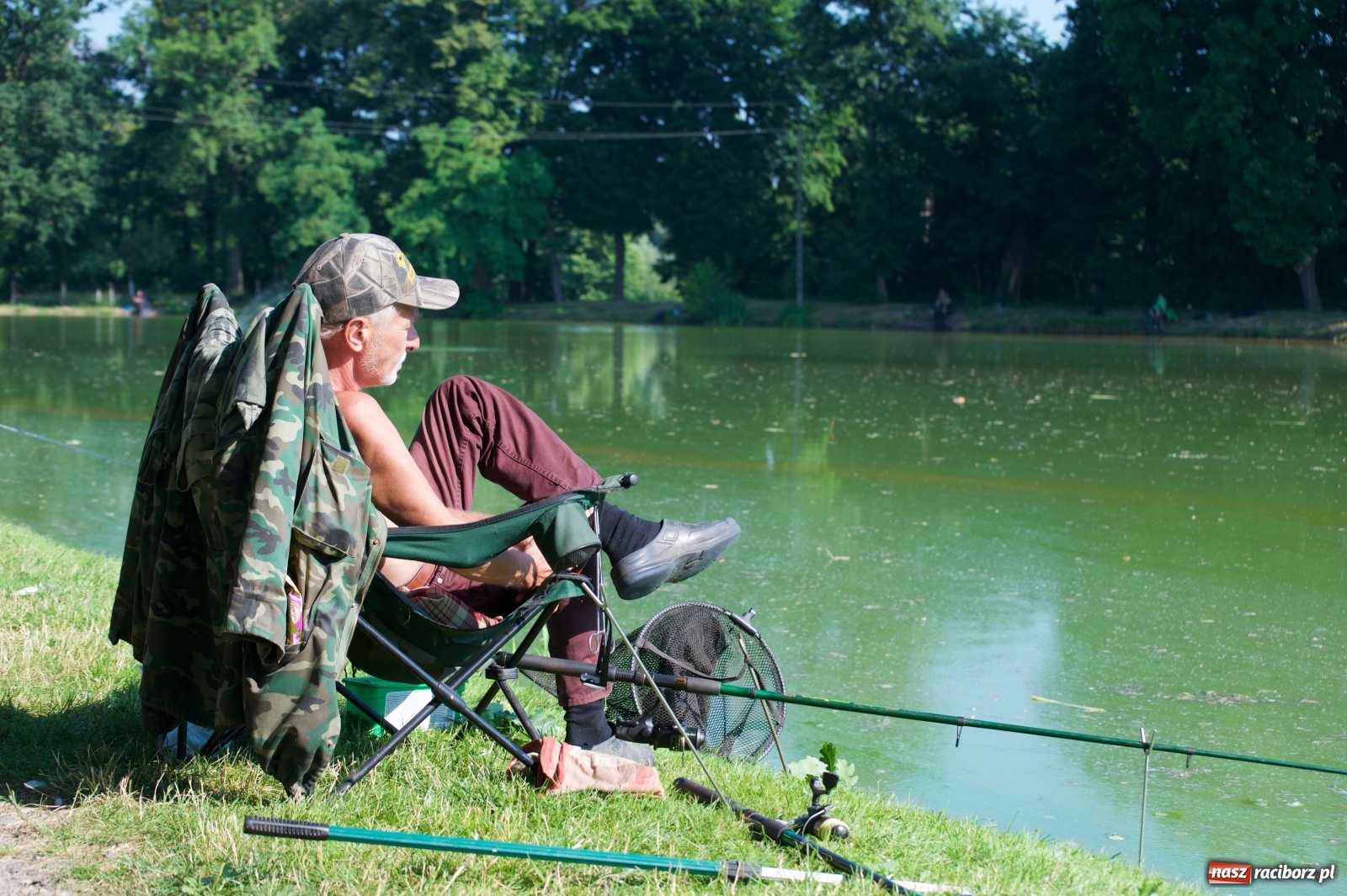 Zdjęcie w galerii na portalu naszraciborz.pl: Teresa Śmietana i Waldemar Filip z Pucharem Wójta wiadomości z regionu