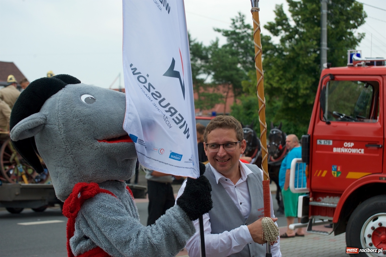 Zdjęcie w galerii na portalu naszraciborz.pl: Tak po strażacku bawiły się wczoraj Bieńkowice [FOTO] wiadomości z regionu
