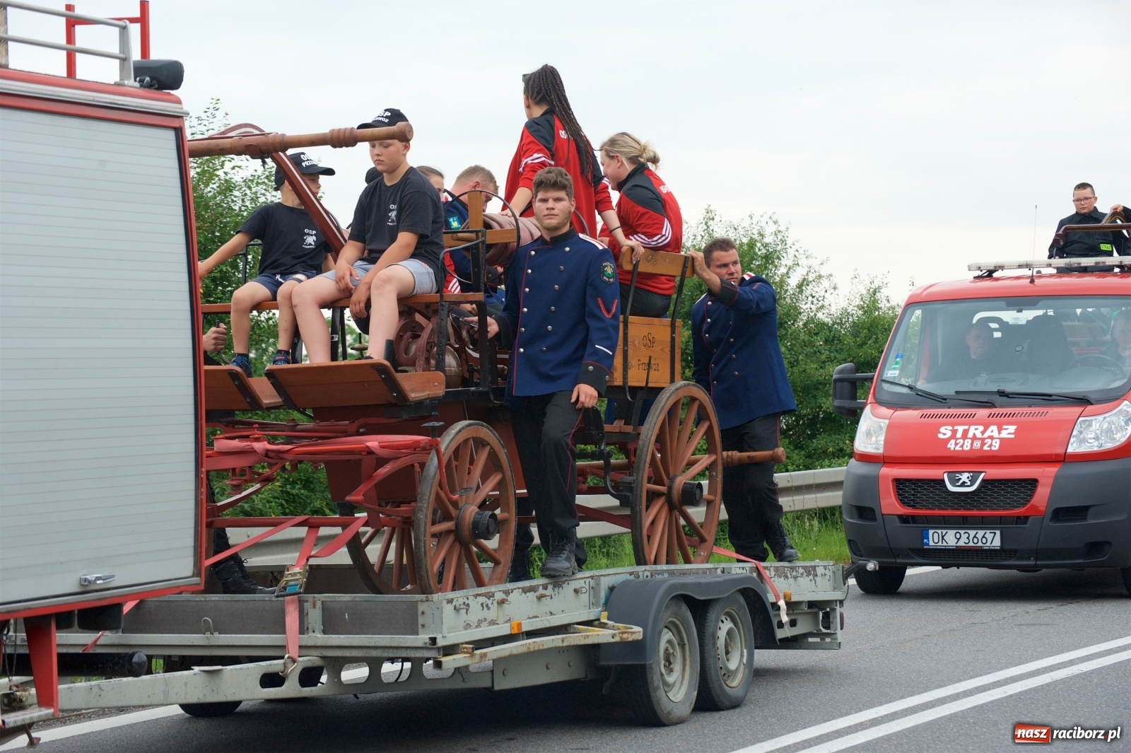 Zdjęcie w galerii na portalu naszraciborz.pl: Tak po strażacku bawiły się wczoraj Bieńkowice [FOTO] wiadomości z regionu