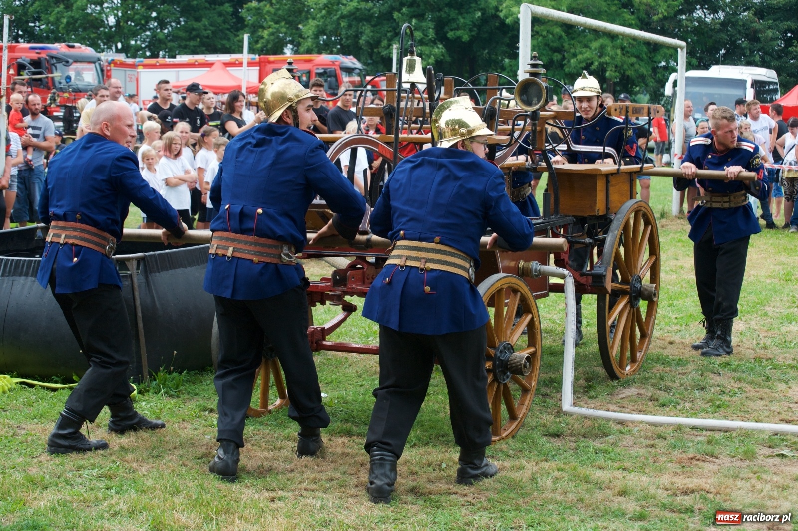 Zdjęcie w galerii na portalu naszraciborz.pl: Tak po strażacku bawiły się wczoraj Bieńkowice [FOTO] wiadomości z regionu