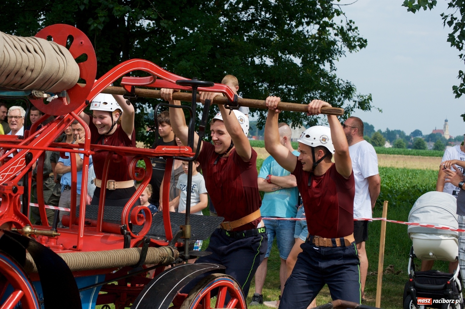 Zdjęcie w galerii na portalu naszraciborz.pl: Tak po strażacku bawiły się wczoraj Bieńkowice [FOTO] wiadomości z regionu