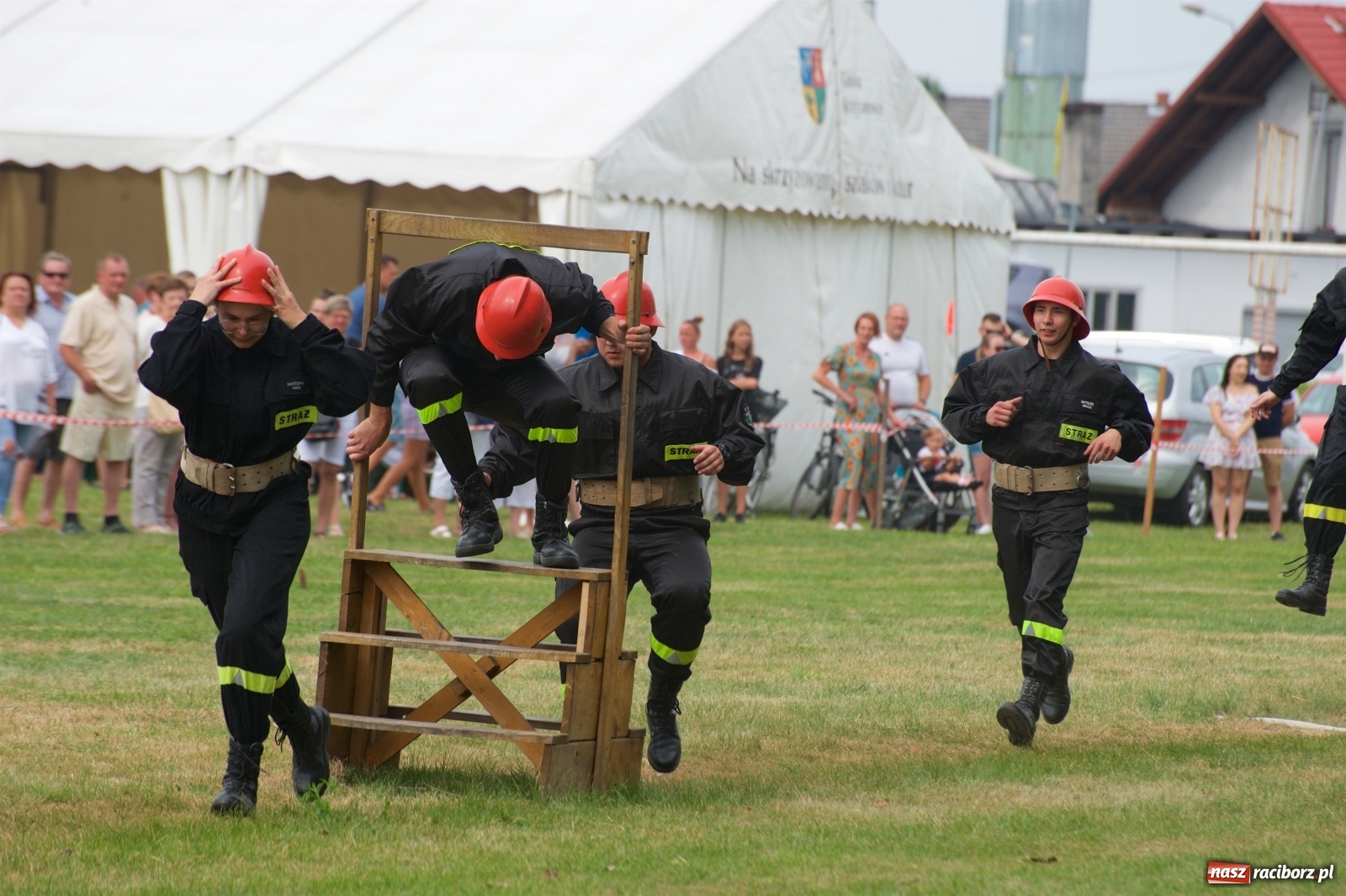 Zdjęcie w galerii na portalu naszraciborz.pl: Tak po strażacku bawiły się wczoraj Bieńkowice [FOTO] wiadomości z regionu